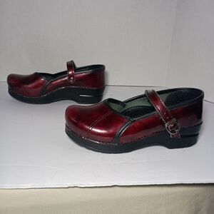 Dansko Leather Mary Jane Strap Clogs 37 (US 6.5-7 UK 4-4.5) Burgundy Marcelle